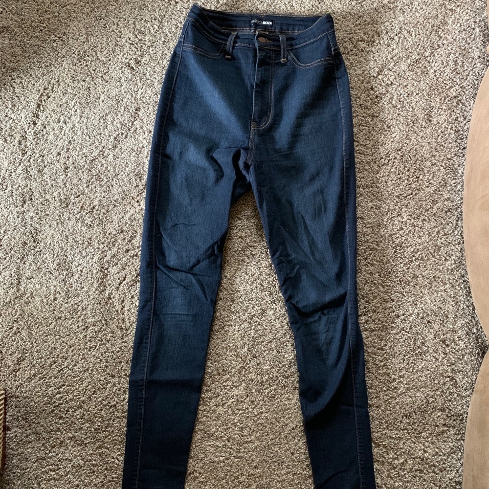 Curvy fashion nova jeans